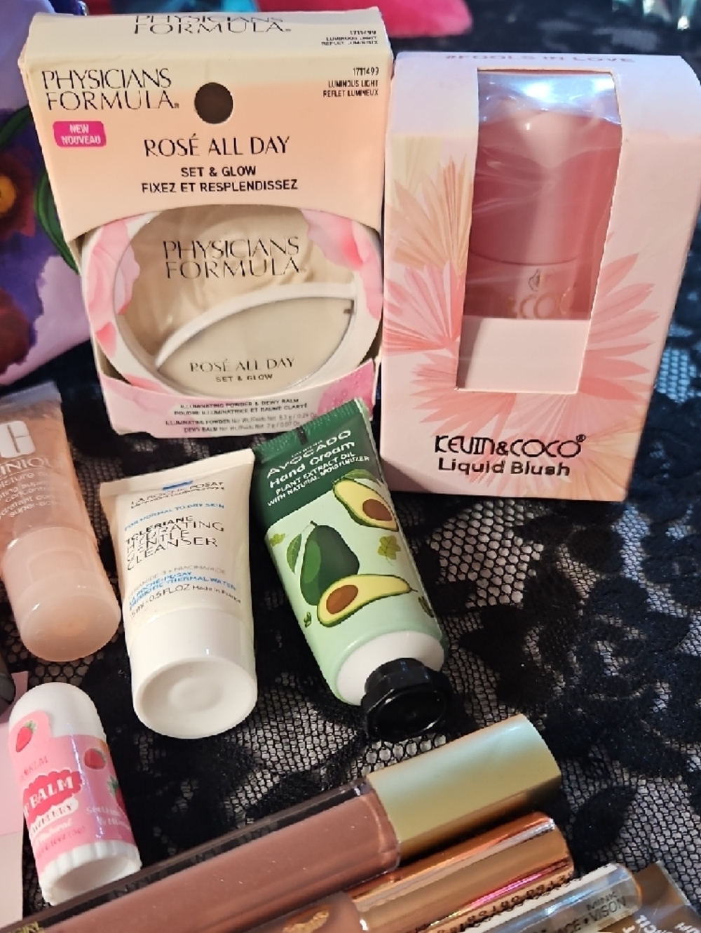 Floral Cosmetic Bag + Assorted Beauty Hydration Lot - Picture 2 of 6